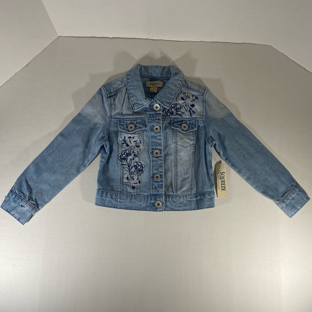 SQUEEZE Light-Wash Denim Jean Jacket